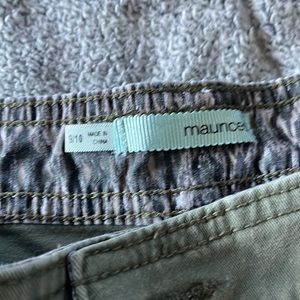 Olive green shorts Maurice brand 9/10